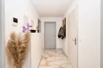 Neuwertige Erdgeschosswohnung mit exklusiver Ausstattung und Gartenanteil